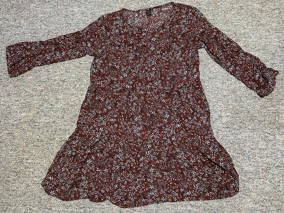 SHEIN Dresses & Skirts - SHEIN Maroon Ditsy Floral Print Dress Size Small Flare Sleeves